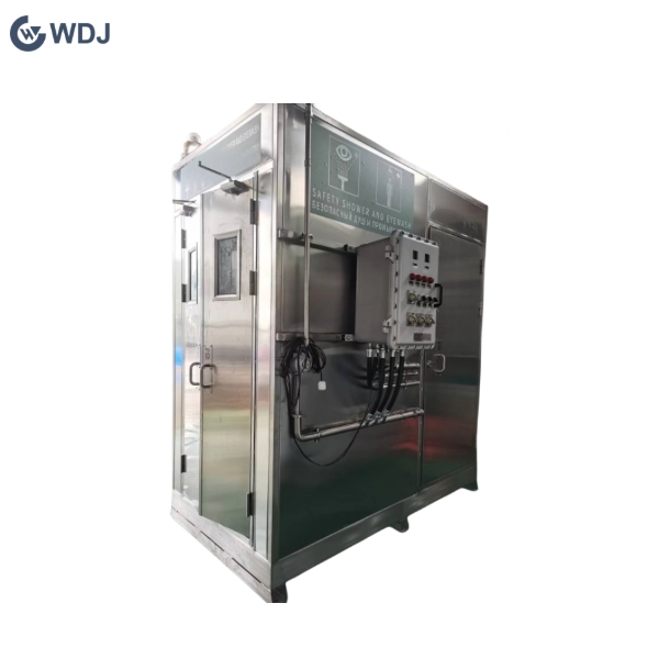 Russia Market Immersion Heated Polar Safety Shower Eyewash Within Insulated Cubicle and Water Tank